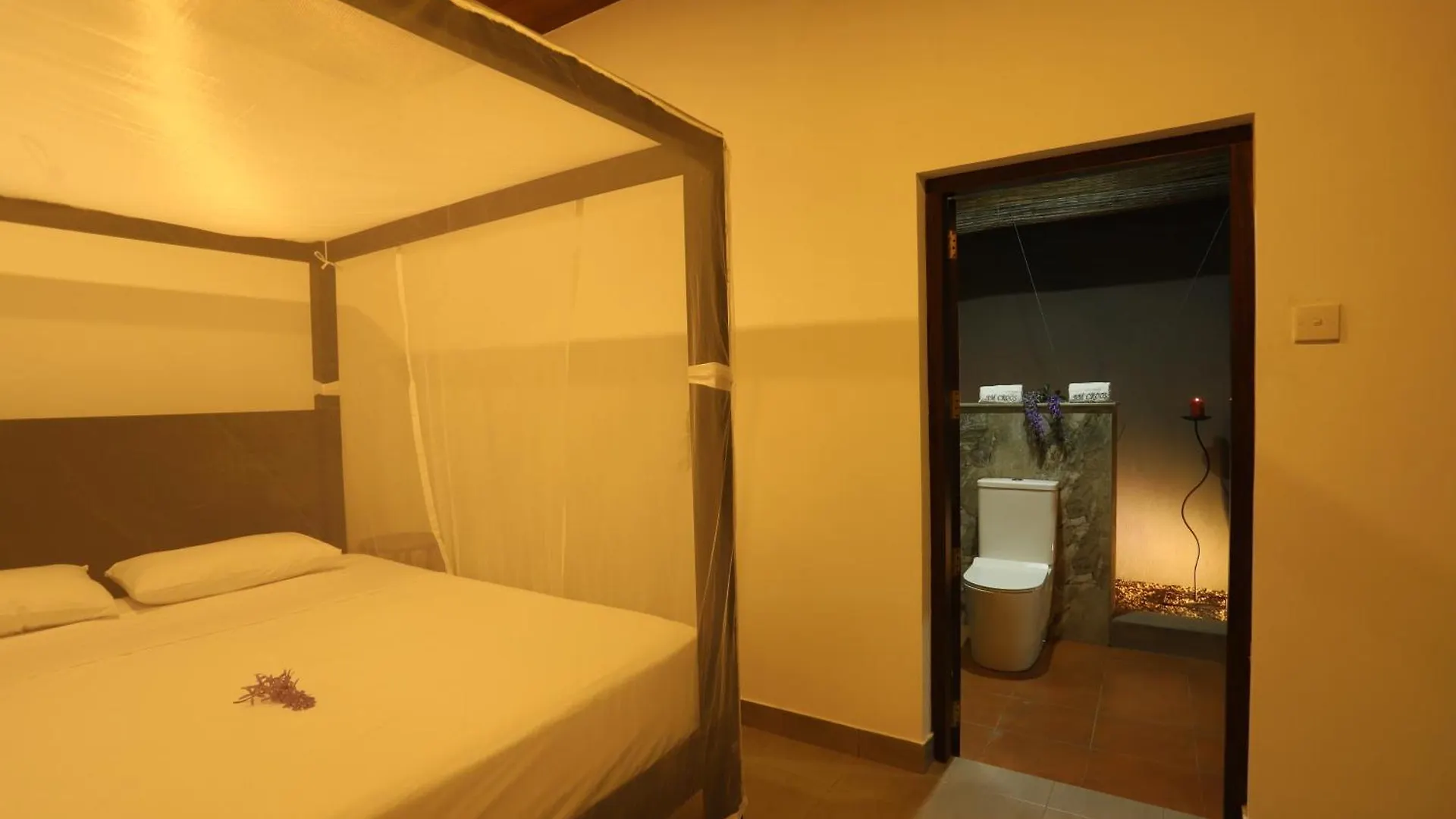 Amcroos Villa Negombo